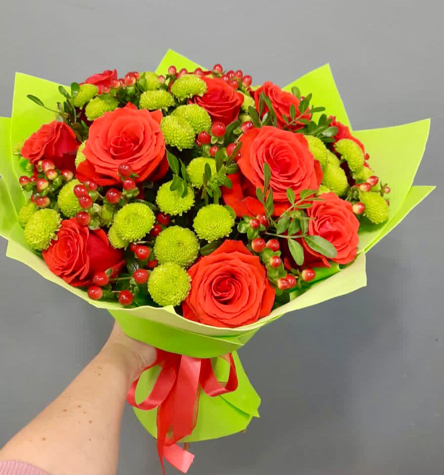 Букет цветов из: Хризантемы и Розы в Нелидово