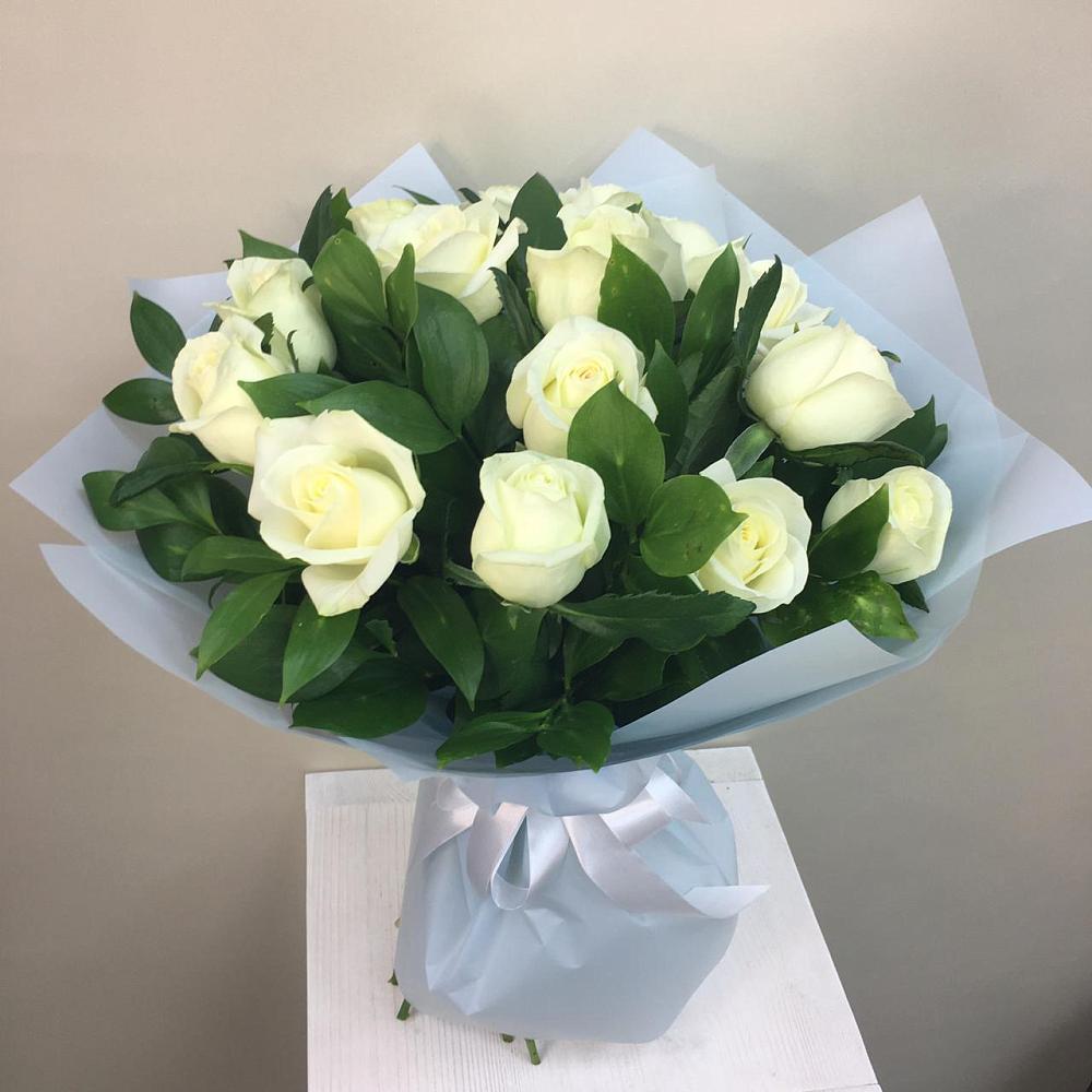 Букет 15 Белых роз Проуд в Нелидово