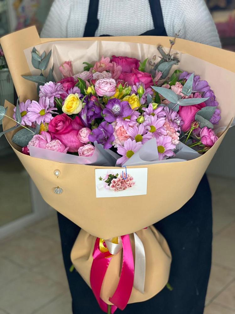 Букет цветов из: Хризантемы, Гвоздики и Альстромерии в Нелидово