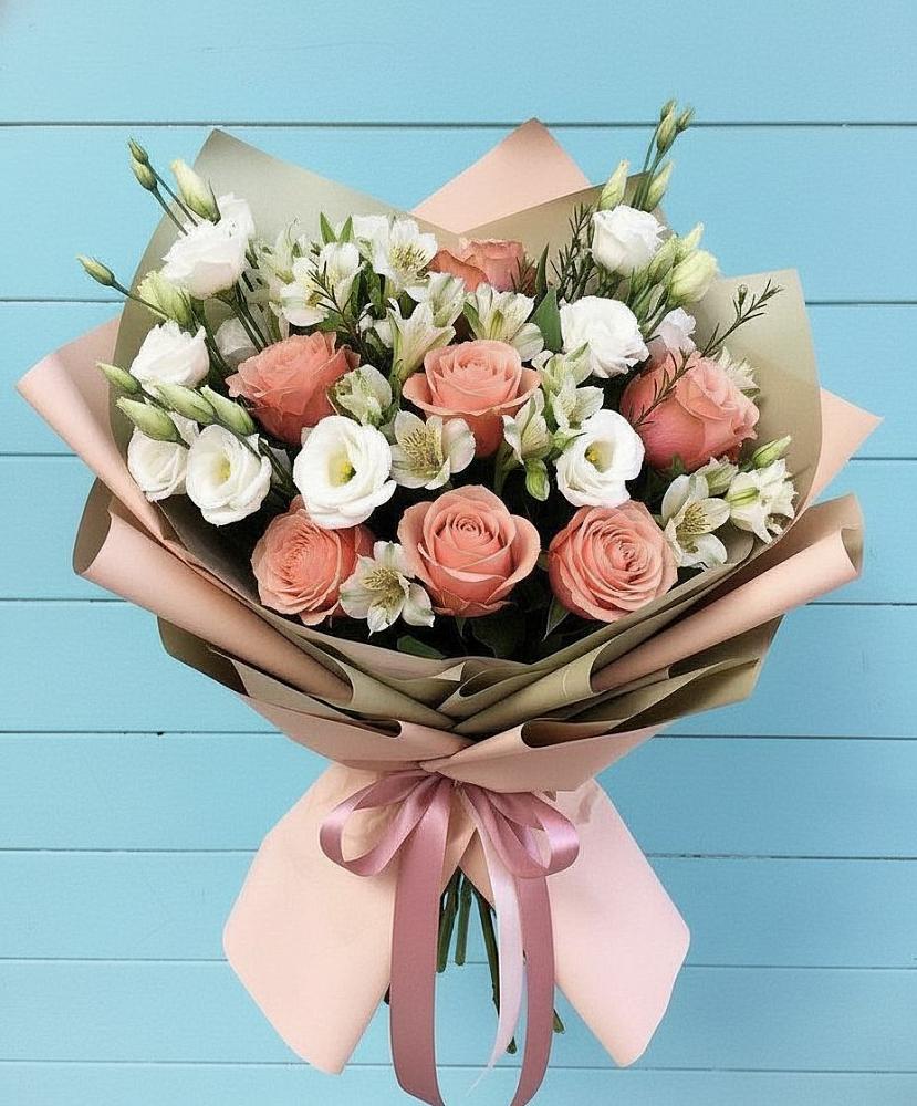 Букет цветов из: Розы, Альстромерии и Лизиантусы в Нелидово