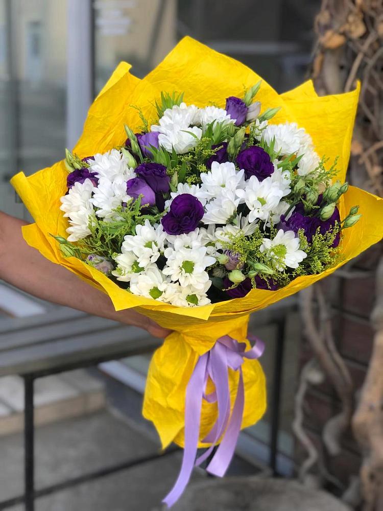 Букет цветов из: Ирисы, Хризантемы и Ромашки в Нелидово